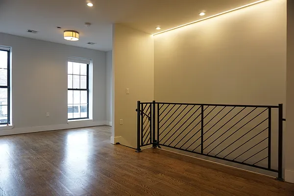 Rented by Rennit Inc. | media 18