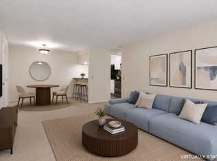 2410 Independence Ln APT 105, Madison, WI 53704