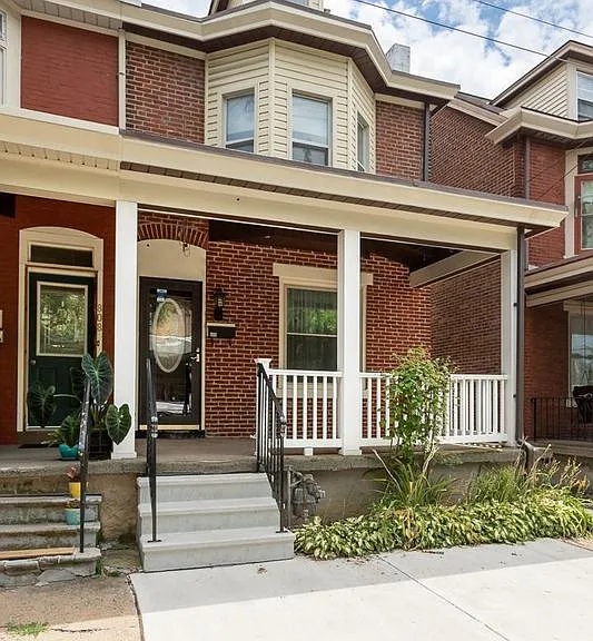 806 Queen St — Photo 1