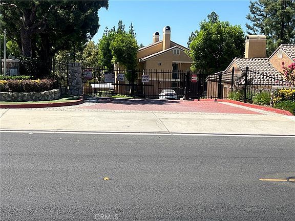 4th image of 10655 Lemon Ave