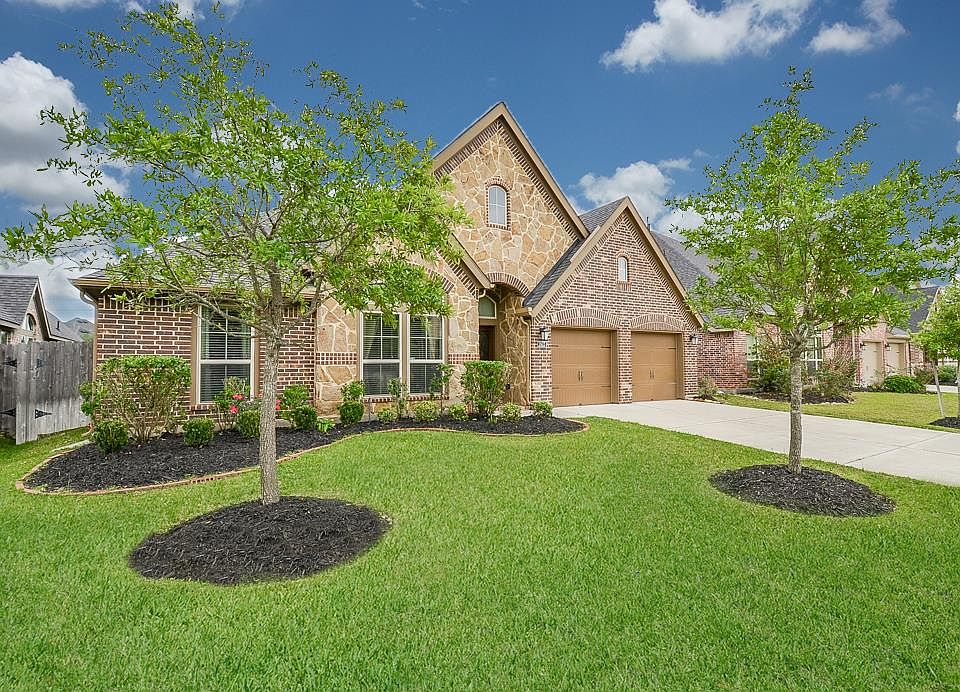 1st image of 2623 Park Hills Dr