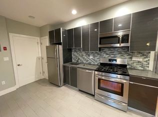 25-77 31st St #4R, Astoria, NY 11102