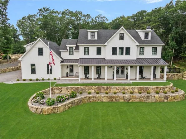 20 Rock Way, East Greenwich, RI 02818