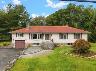15 Madison Ct, Westport, MA 02790