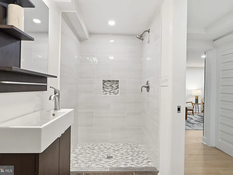 5520 N Capitol St NW — Photo 34