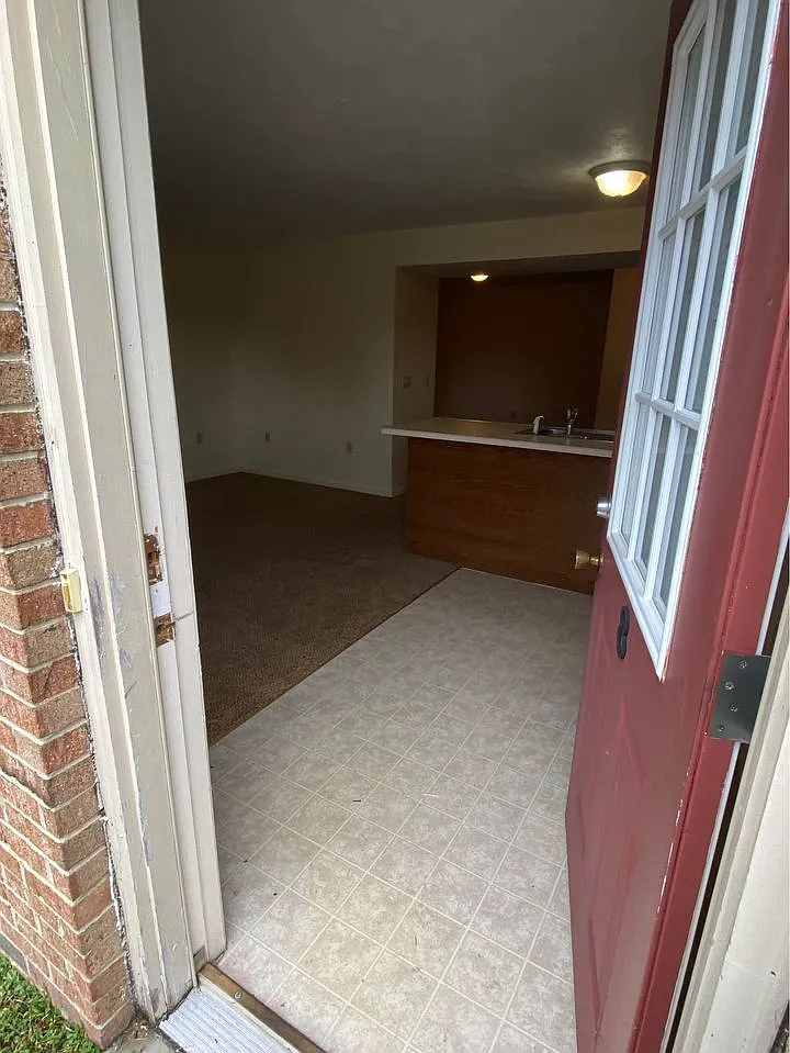 120 Alycia Drive - 11 — Photo 4