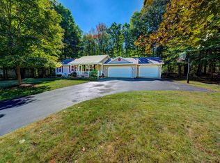 19195 Beechridge Dr, Lake Ann, MI 49650