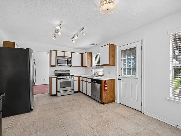 1806 Oak Ridge Dr — Photo 14