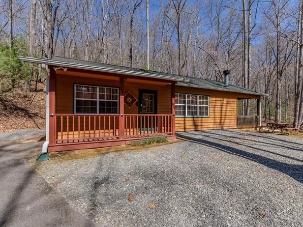 33 Hamlet Cir, Murphy, NC 28906