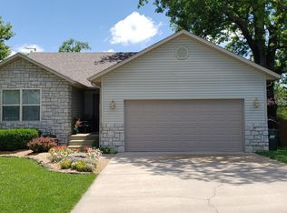 140 Hemlock Ct, Hollister, MO 65672