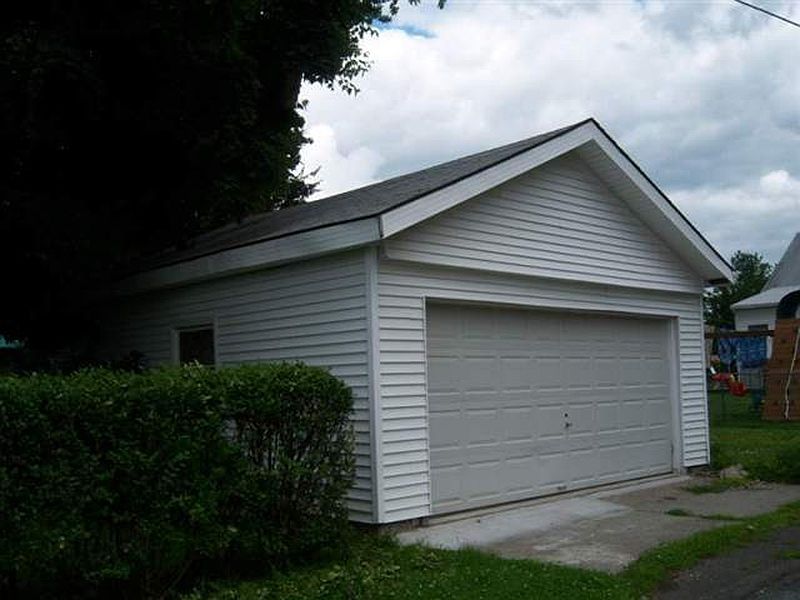 2nd image of 254 STOW Avenue
