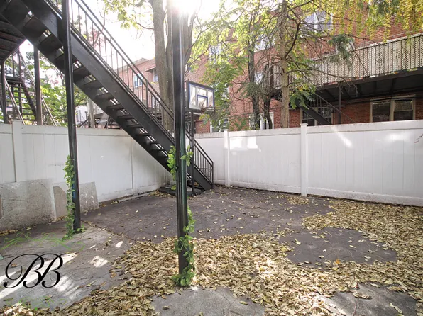 2070 Pearson Street image 30 of 36