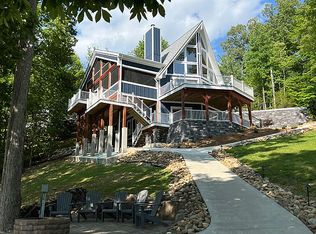 697 Big Creek Rd, La Follette, TN 37766