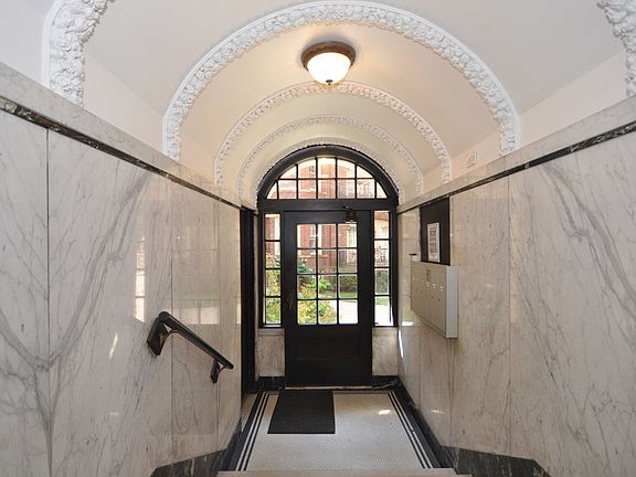 4th image of 5313 S Harper Ave #1