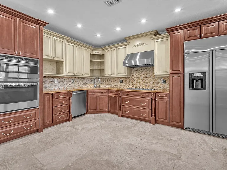 2155 SW 156th Ct — Photo 21