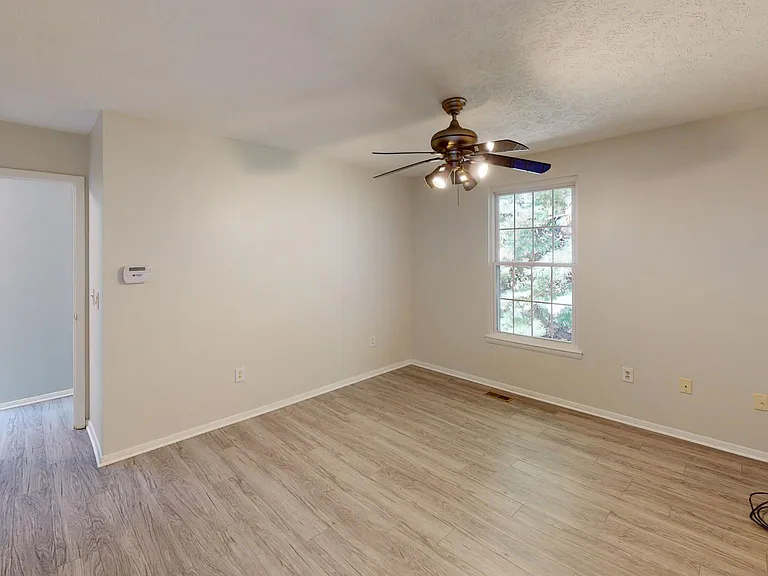 30 Samantha Ct — Photo 6