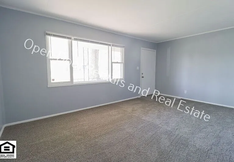 6033 S Calhoun St — Photo 3