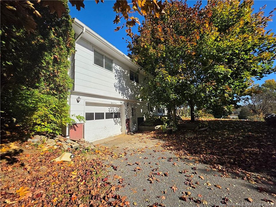 1st image of 715 Clements Dr
