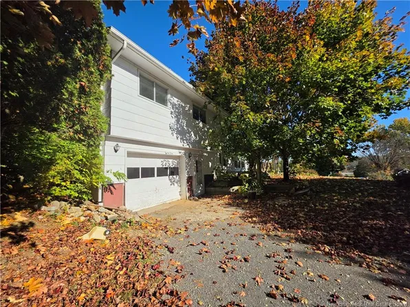 715 Clements Dr, Fredericton, NB E3G 7J2