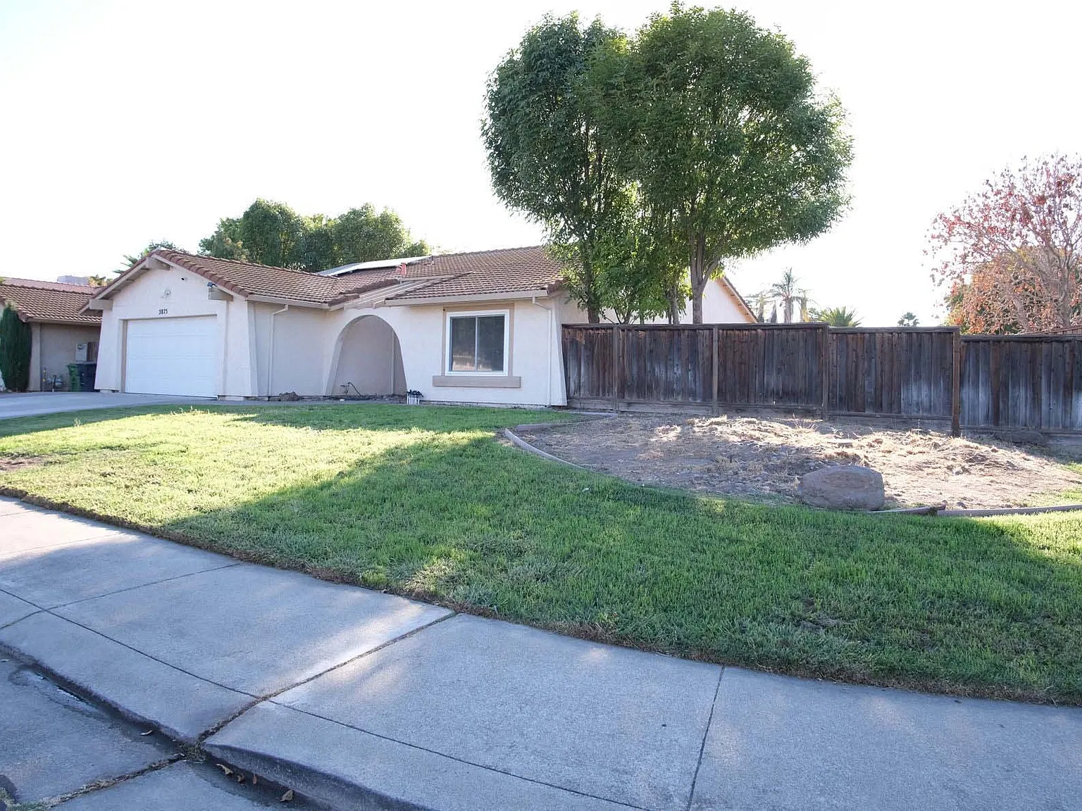 4 bed, 1854 sqft, $3,000 — Photo 2