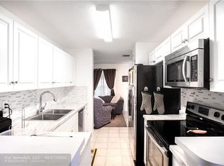 2136 NW 171st Ter, Pembroke Pines, FL 33028