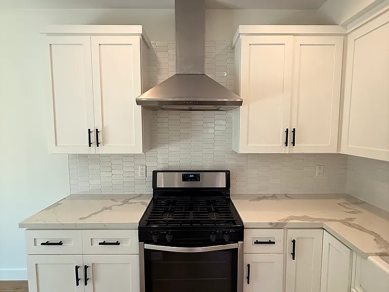 5150 Chateau Dr — Photo 5