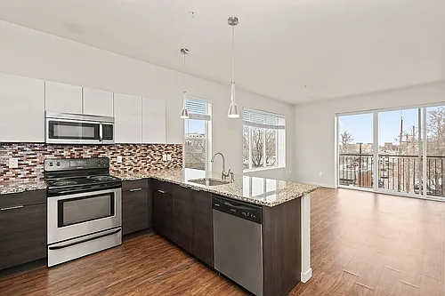 Ascent Uptown Photo 1