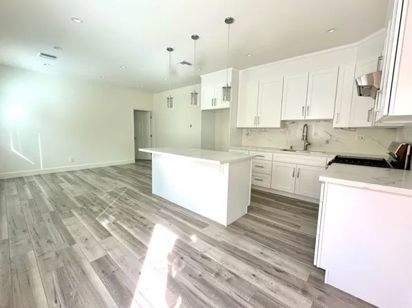 16711 Devonshire St, Granada Hills, CA 91344