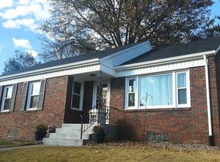 924 W Rusholme St, Davenport, IA 52804