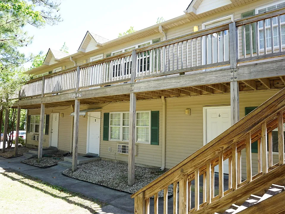 4516 Greentree Rd #8