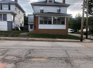 410 N McLean St #B, Bloomington, IL 61701