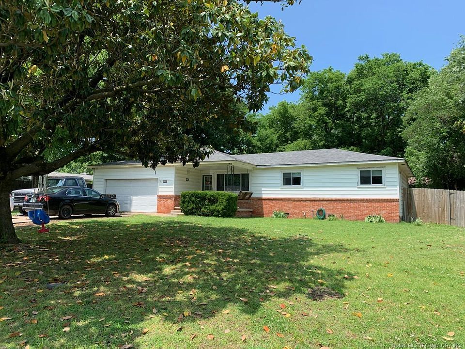 1st image of 524 E Fort Worth Dr S