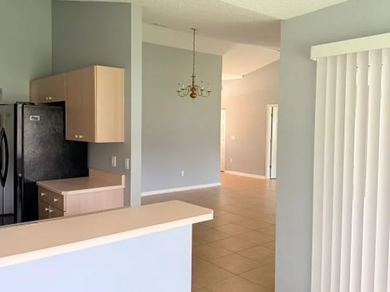 20 Palm Ln — Photo 11