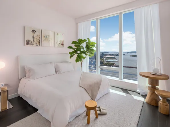 252 South Street image 1 of 27