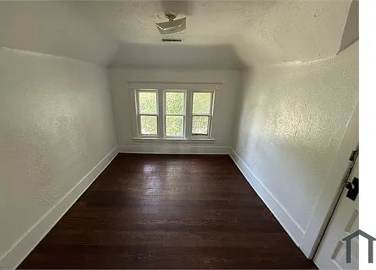 2 bed, 700 sqft, $750 — Photo 4