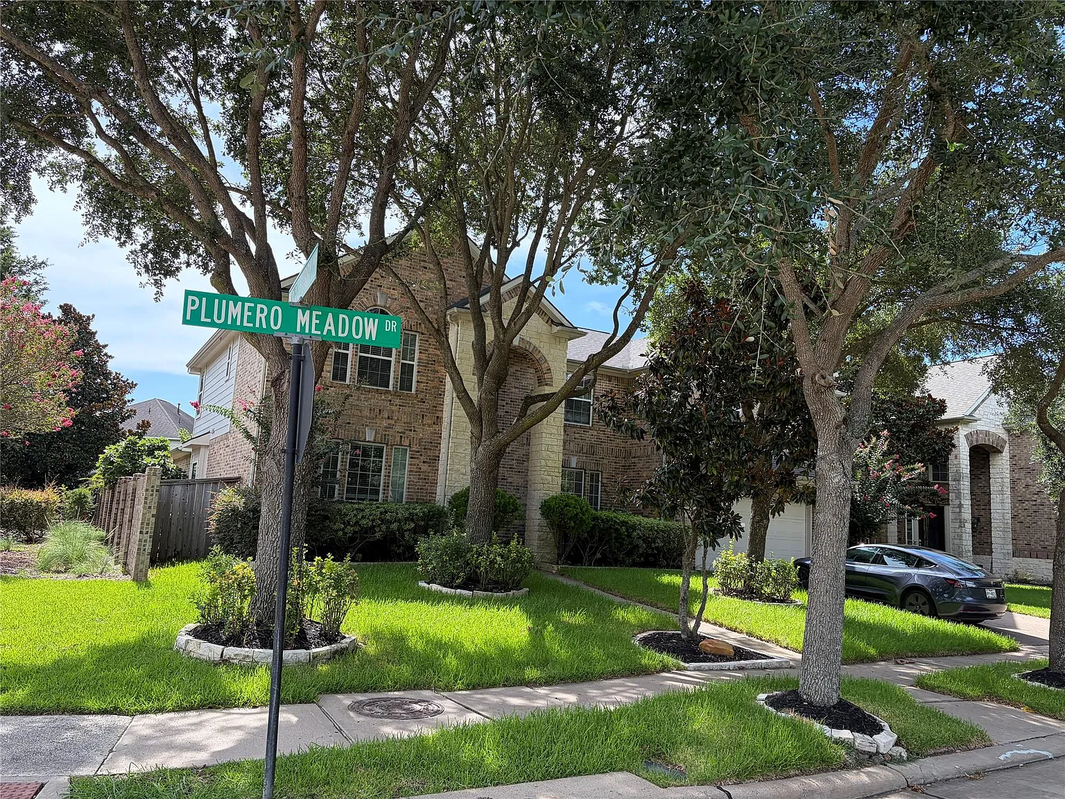 5 bed, 4.5 bath, 3580 sqft, $3,600 — Photo 2
