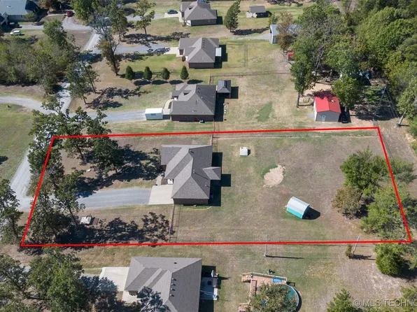 12910 W Southern Oaks St, Tahlequah, OK 74464