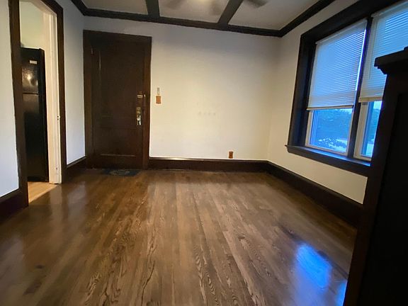 2nd image of 988 Dale St N #2