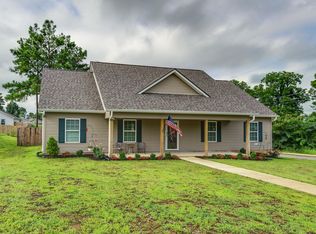 300 Marymont Ln, Columbia, TN 38401