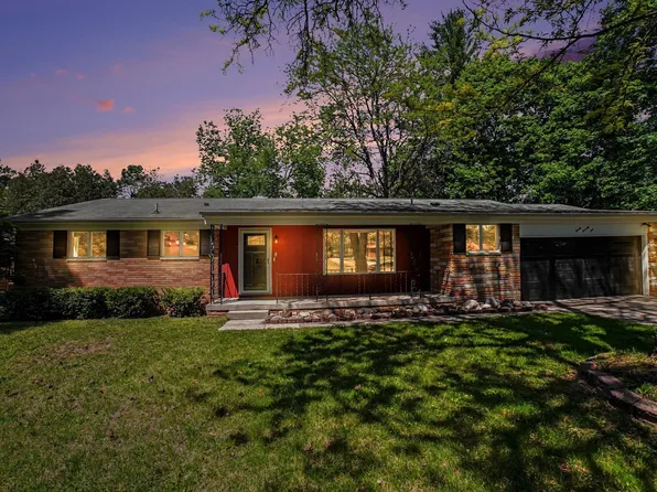2071 E Ludington Dr, Clare, MI 48617