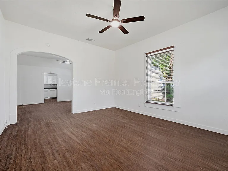 1008 W Morgan St — Photo 4