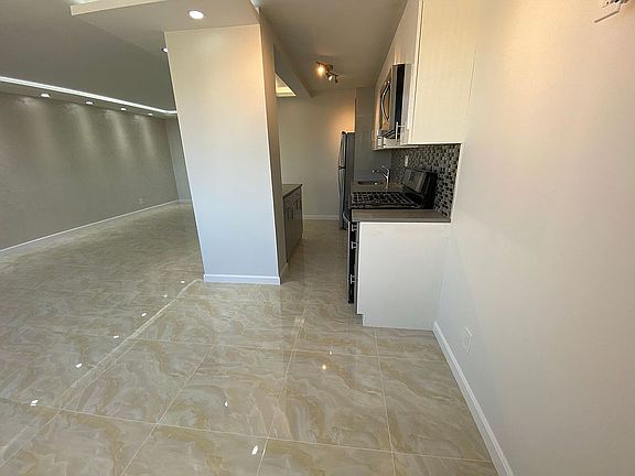 3rd image of 2944 W 5th St APT 23T