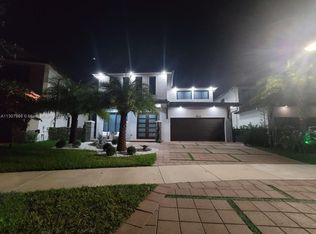 16025 NW 88th Ct, Miami Lakes, FL 33018