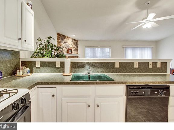 5th image of 4157 Green Park Dr