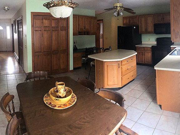 Kitchen view of Main Entry