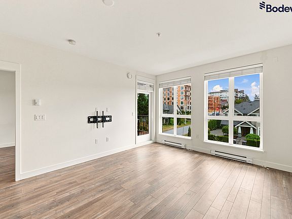 5th image of 750 Dogwood St #320