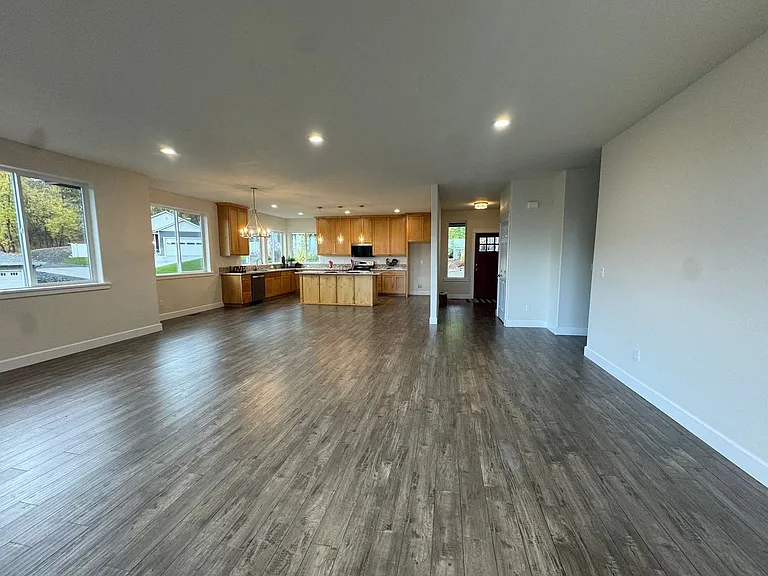 1811 NE Alameda Ave — Photo 13