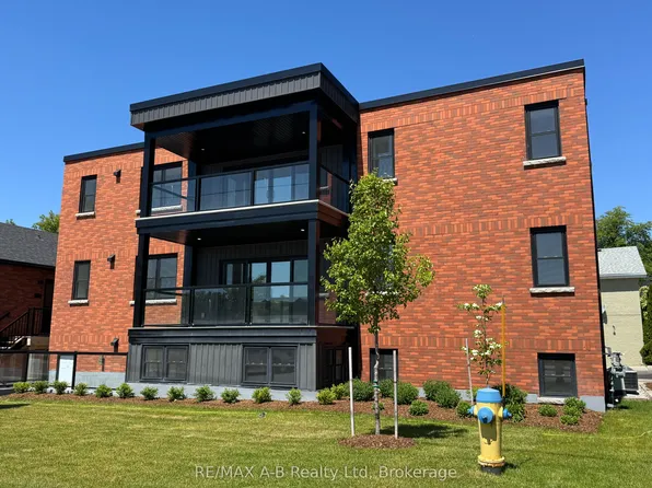 74A Church St #1, Stratford, ON N5A 2R6