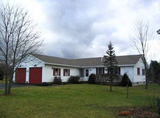 11 Horseshoe Ln, Hampden, ME 04444