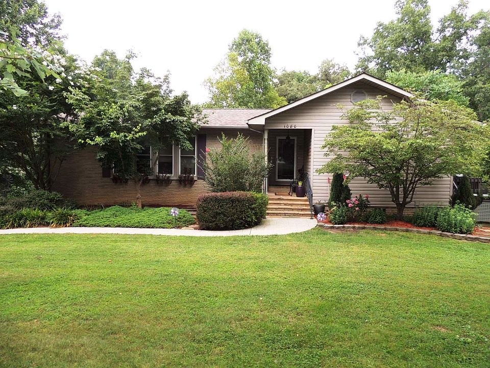 1st image of 1080 Hillcrest Dr